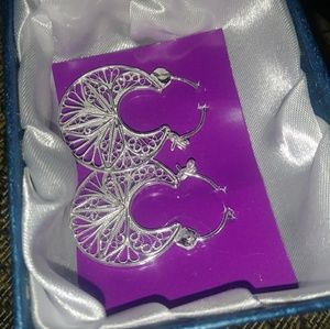 BRAND NEW without tags silver hoop earrings!!!